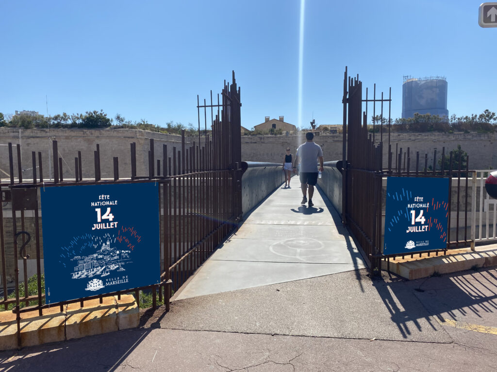 Habillage de la passerelle